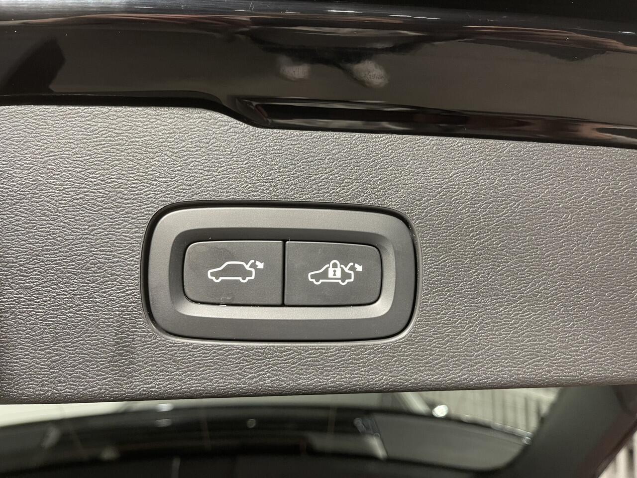 Volvo V60 B4 2.0i MHEV 211pk Inscription Leer, CarPlay, ACC, Trekhaak (1800kg), Navi, A.Camera