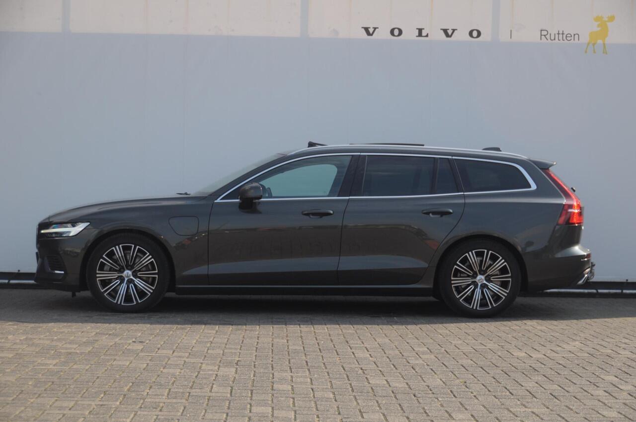 Volvo V60 T6 340PK Automaat Recharge AWD Inscription Trekhaak / Adaptieve cruise control /BLIS / Parkeersensoren met camera / Stoel - en stuurwielverwarming / Elektrische stoelen met geheugen / Getint glas / Apple carplay / Keyless entry / Elektrische achterklep