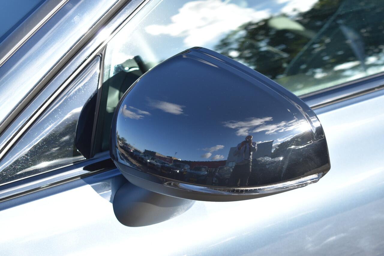 Volvo V60 T6 AWD 350PK Plug-in Hybrid Plus Dark | H&K | Trekhaak | 360 Camera | ACC | Stoel-Stuur verwarming