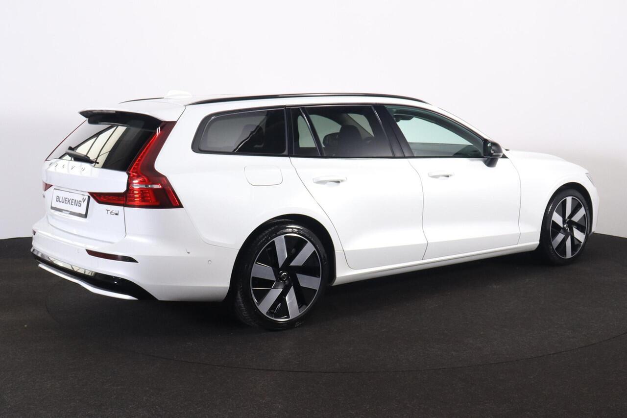 Volvo V60 T6 Recharge AWD Plus Dark - IntelliSafe Assist & Surround - 360º Camera - Harman/Kardon audio - Adaptieve LED koplampen - Verwarmde voorstoelen, stuur & achterbank - Parkeersensoren voor & achter - Elektr. bedienb. voorstoelen met geheugen - Extra getint