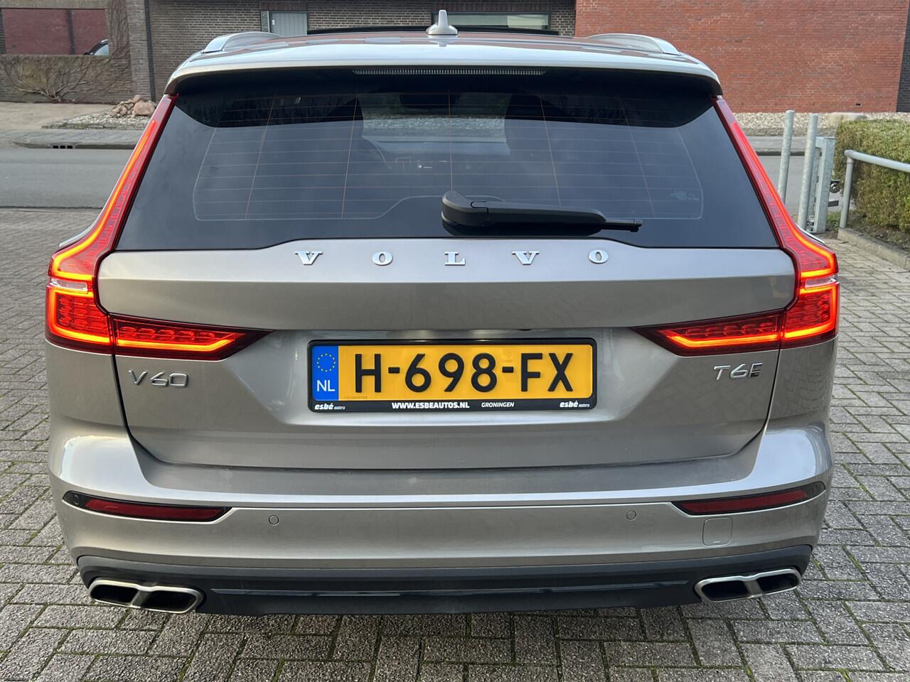 Volvo V60 2.0 T6 Recharge 340 pk AWD Momentum Pro Navigatie Trekhaak Panoramadak Head Up Camera PDC v+a Dab Carplay Extra Getint Glas NL Auto 1e Eigenaar Plug in Hybride