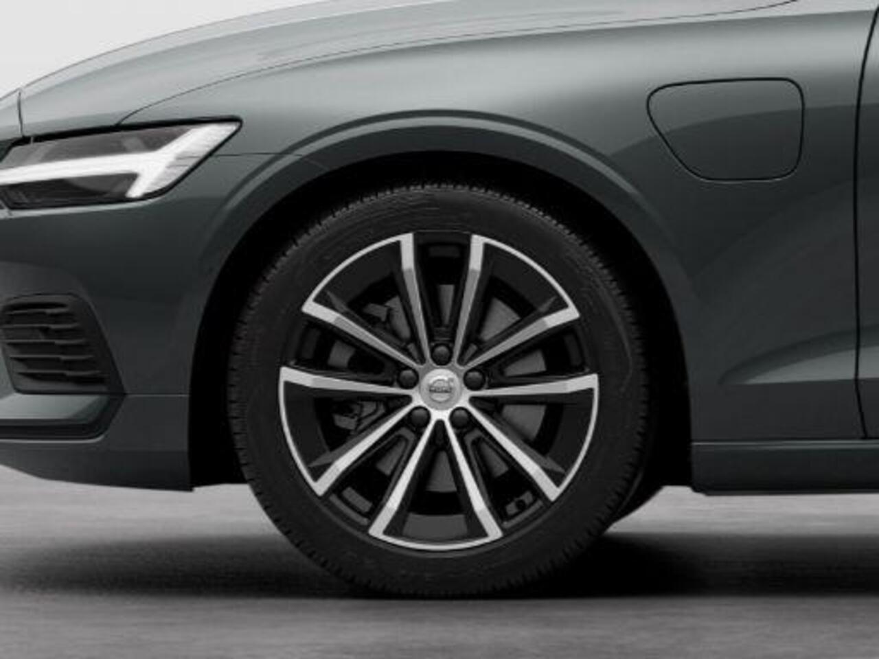 Volvo V60 T6 Plug-in hybrid AWD Business Edition | Harman/Kardon | Driver Assist | Climate Pack | Direct leverbaar!