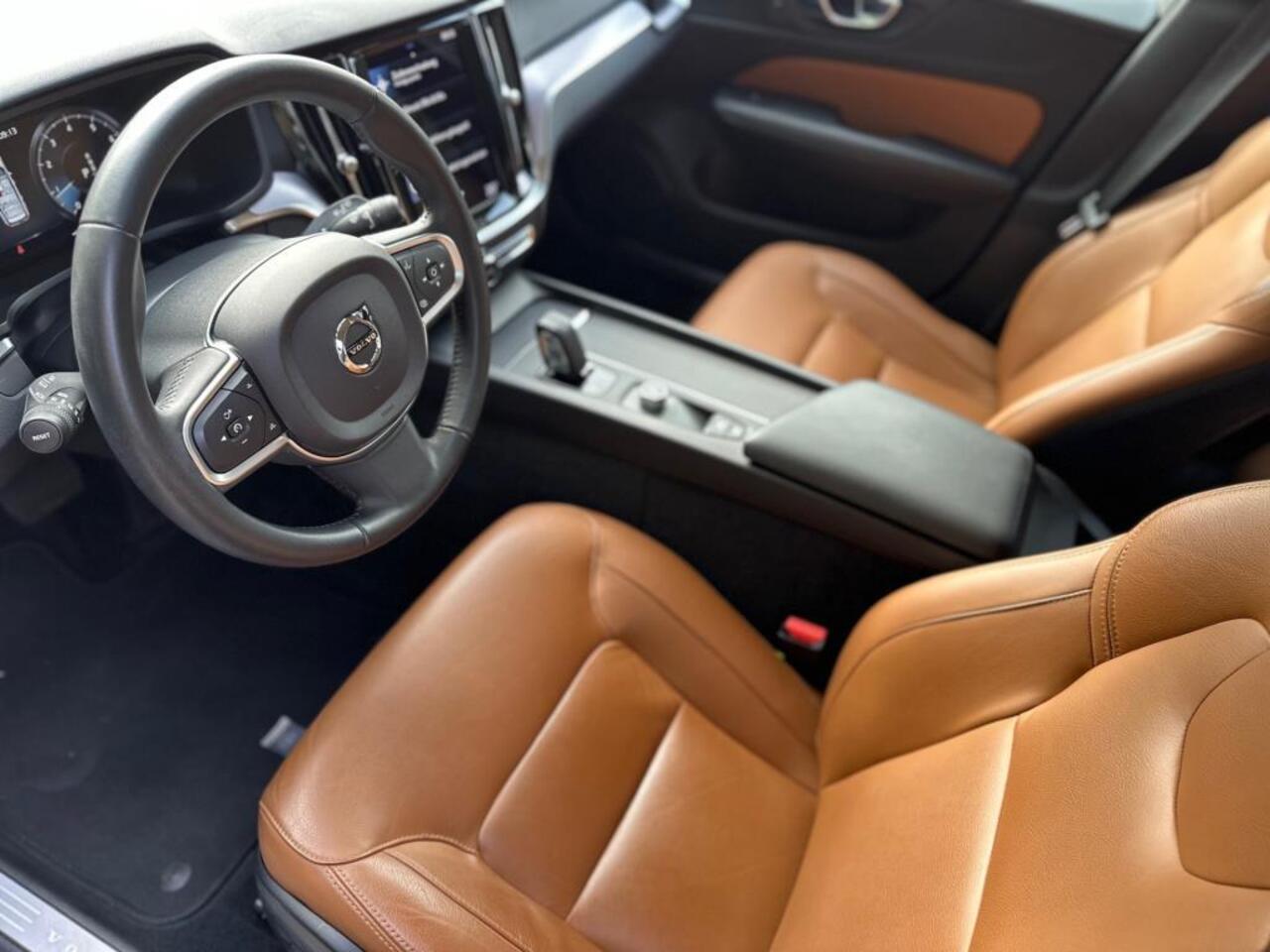 Volvo V60 2.0 B3 Momentum | Camera | Leder | Bliss | Pilot |