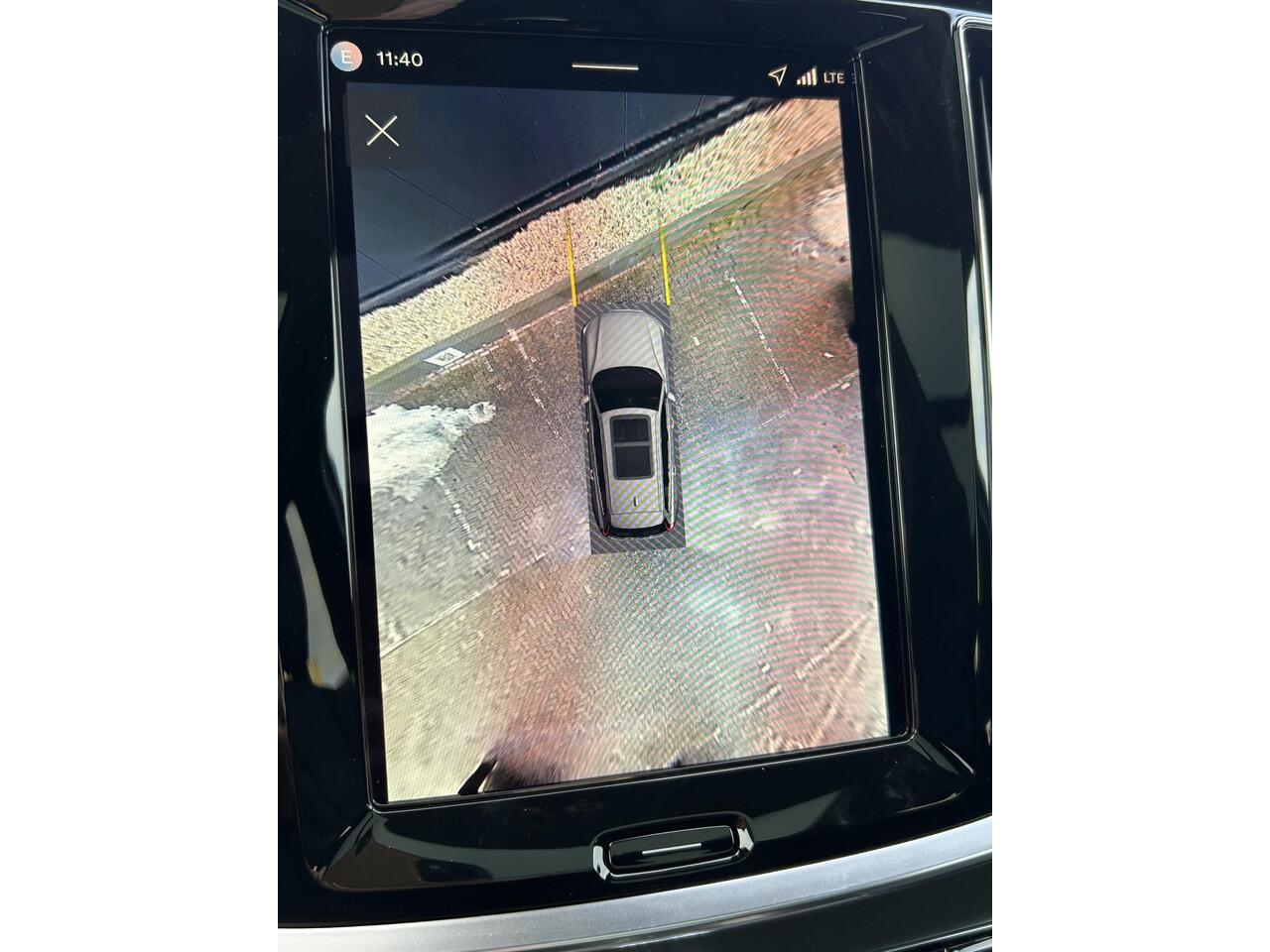 Volvo V60 2.0 T8 Plug-in hybrid AWD Plus Dark 360 camera/ Polestar tuning/ schuifdak/ head up display/ climate line/ 19 inch