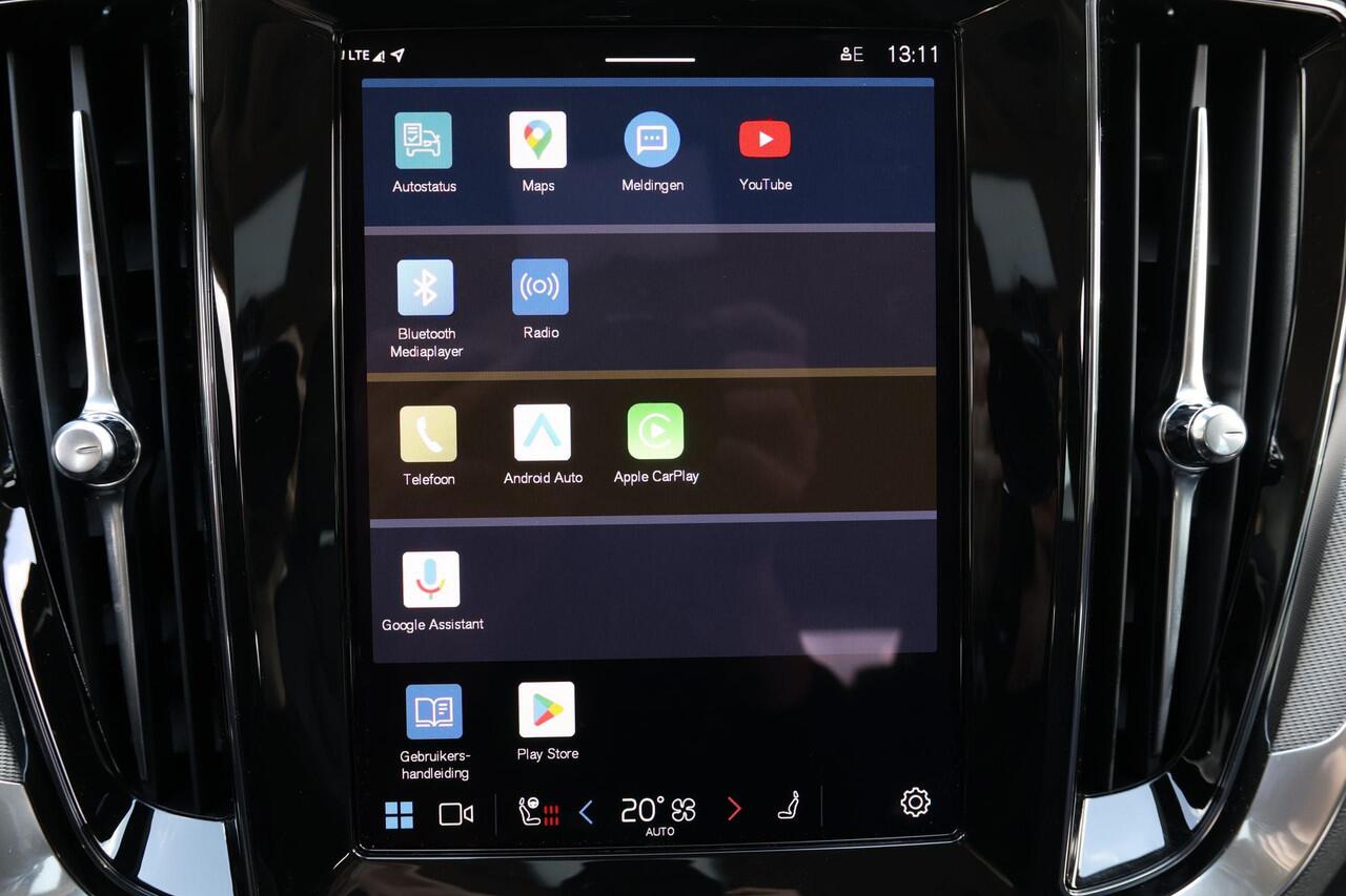 Volvo V60 T6 Recharge Essential - IntelliSafe Assist & Surround - Parkeercamera achter - Lederen Bekleding - Verwarmde voorstoelen, stuur & achterbank - Parkeersensoren voor & achter - Elektr. verstelbare lendesteunen - 19' LMV