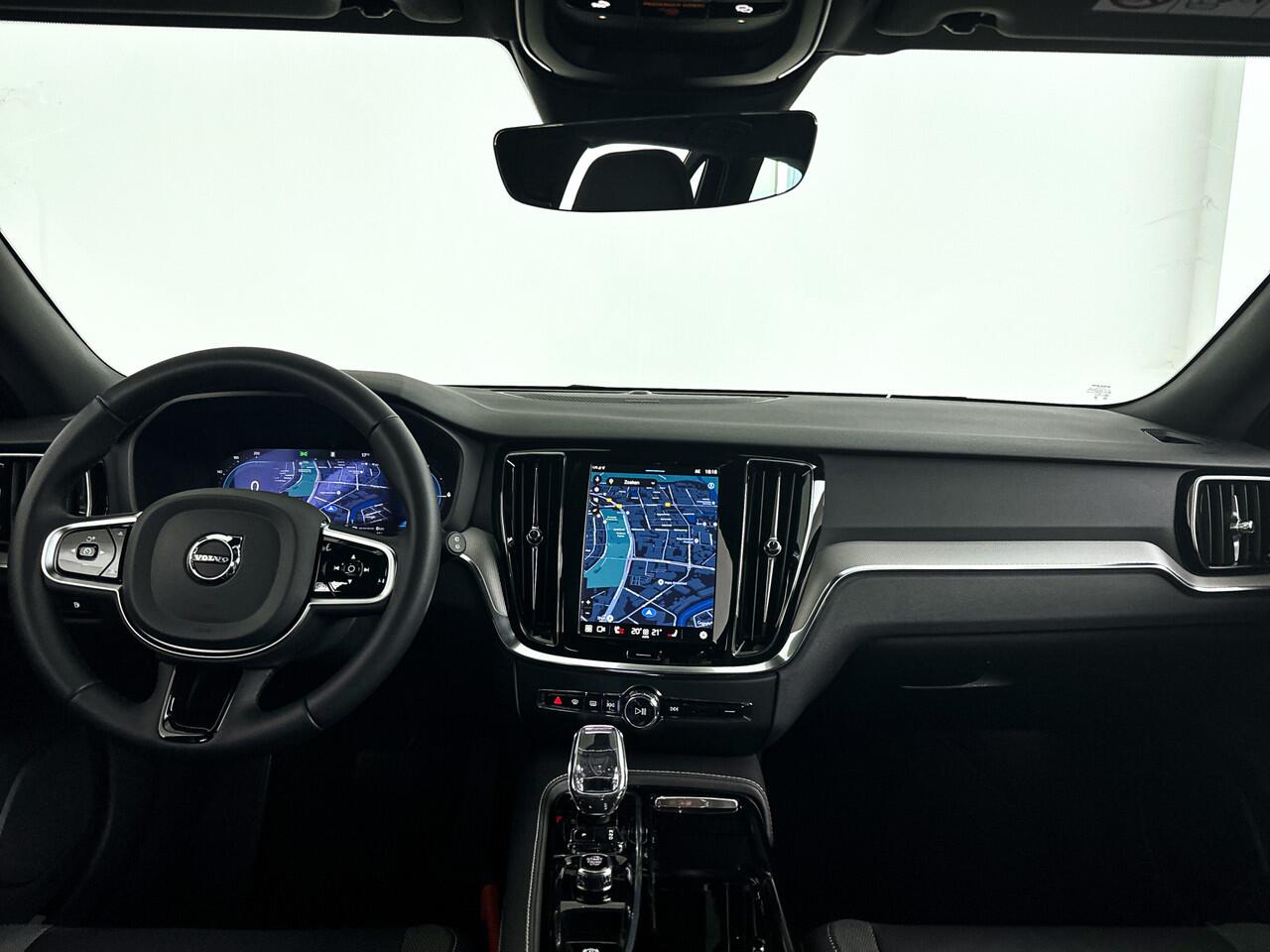 Volvo V60 T6 Plug-in hybrid AWD Plus Dark | Parkeercamera | Stoel- en Stuurverwarming | Harman Kardon | Trekhaak