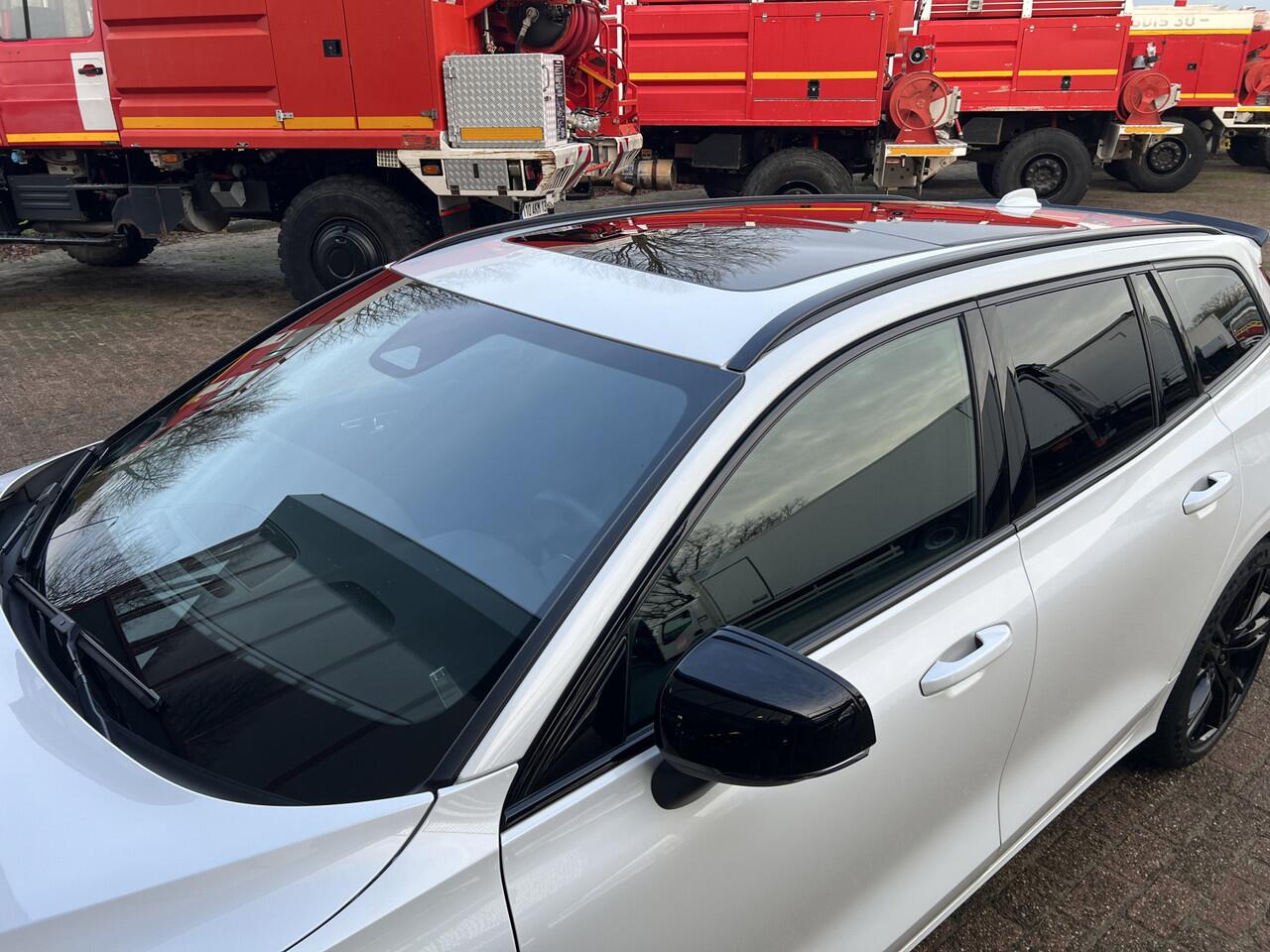 Volvo V60 2.0 B3 Plus Dark | Heico Styling-kit | Pano | H&K | Google Infotainment | Nappa Leder |