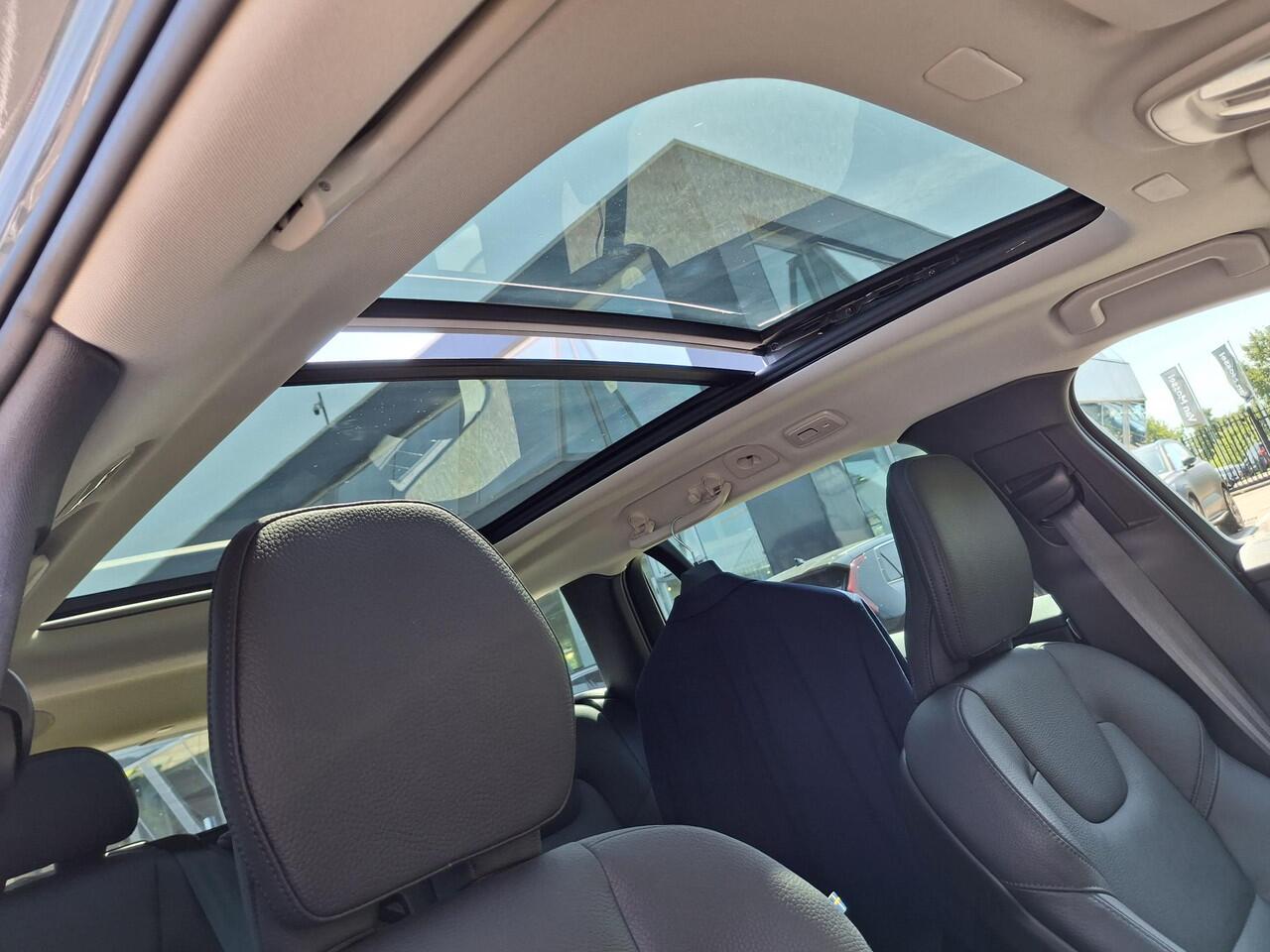 Volvo V60 B3 Ultimate Dark | H&K Audio | Pilot assist | Demo | Vraag naar de actuele tellerstand