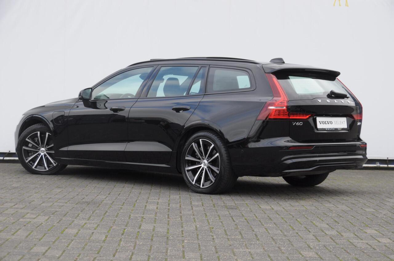 Volvo V60 T6 350PK Automaat AWD Plus Dark / Adaptive cruise control / Elektrische stoelen / Harman Kardon audio / Trekhaak / Pilot assist / BLIS / Stoel en stuur verwarming / Elektrische achterklep / Parkeersensoren met 360 camera / Google infotainment