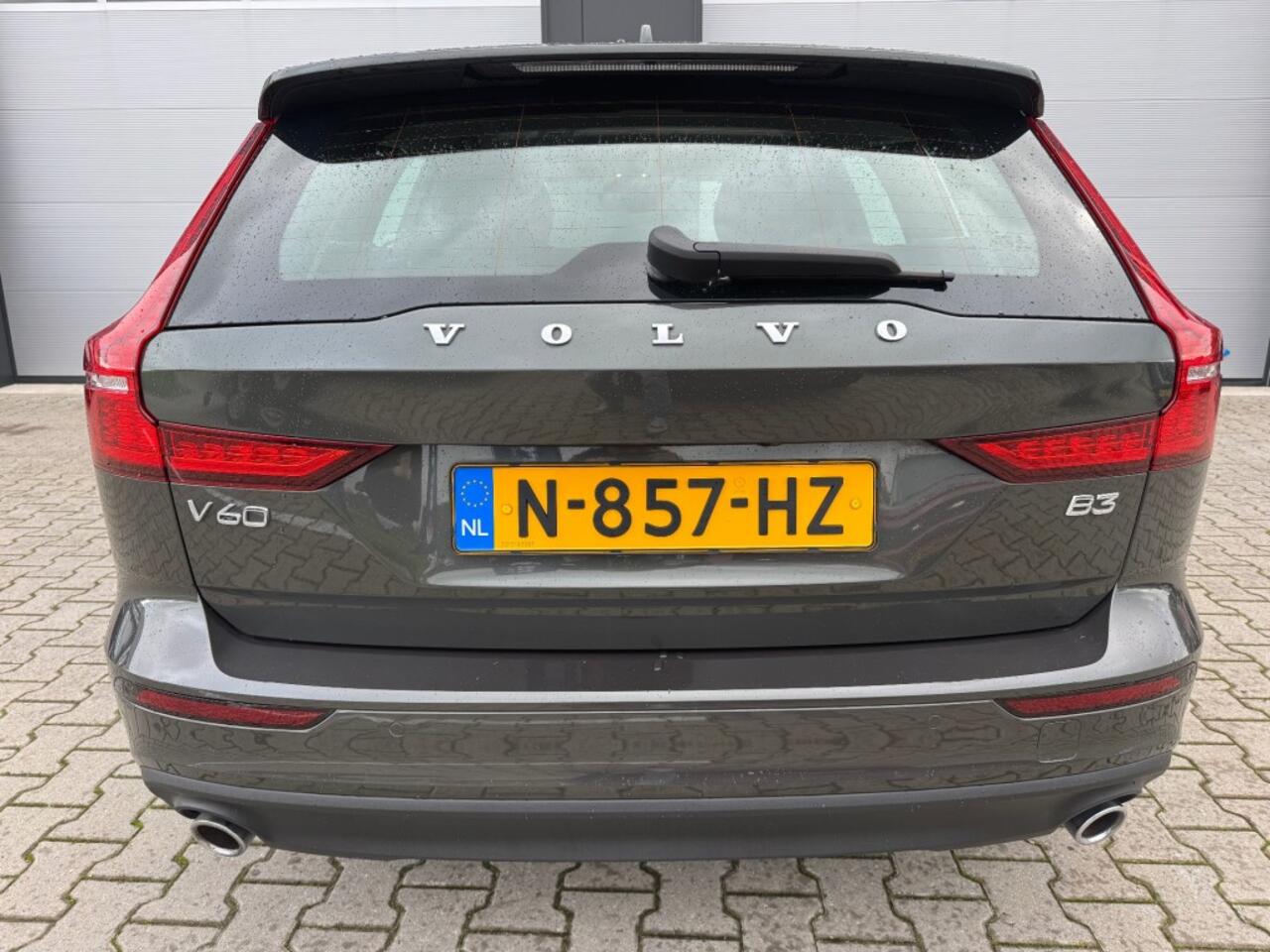 Volvo V60 2.0 B3 MILD-HYBRIDE / MOMENTUM BUSINESS / Automaat / Apple CarPlay en smartphone-integratie.