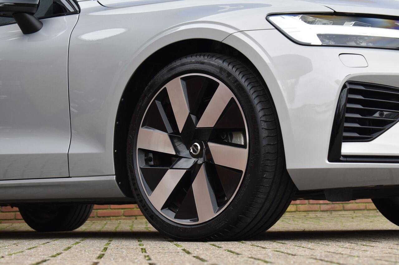 Volvo V60 T6 350PK Plug-in Hybrid AWD Plus Dark | Harman/Kardon | Lichtmetalen velgen 19" |