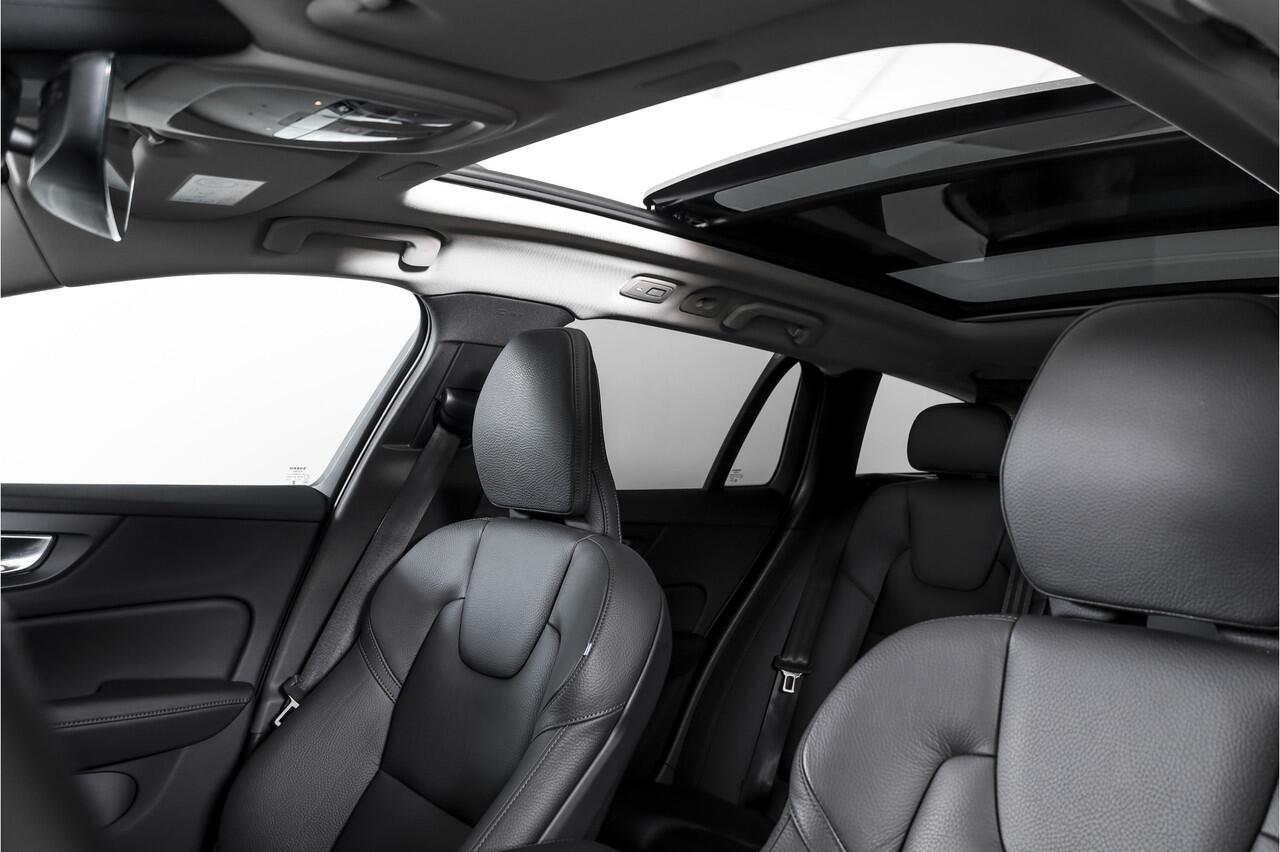 Volvo V60 2.0 T6 Plug-in hybrid AWD Ultra Dark - Automaat | S/K-Panodak | Dig. Cockpit | Adapt. Cruise | Stoel-+Stuurverw. | PDC | 360 Camera | NAV + App. Connect | ECC | Elek. Klep | Elek Trekhaak | LM 19" | 9589