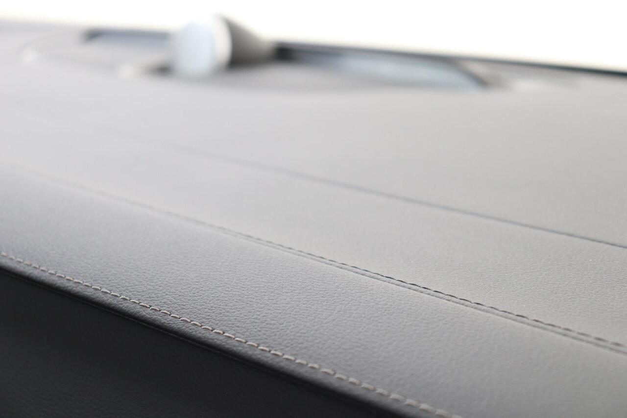 Volvo V60 T6 PLUG-IN HYBRID AWD ULTRA DARK -PANO.DAK|BOWERS&WILKINS|360°CAM|POWER-SEATS|19"|ADAP.LED