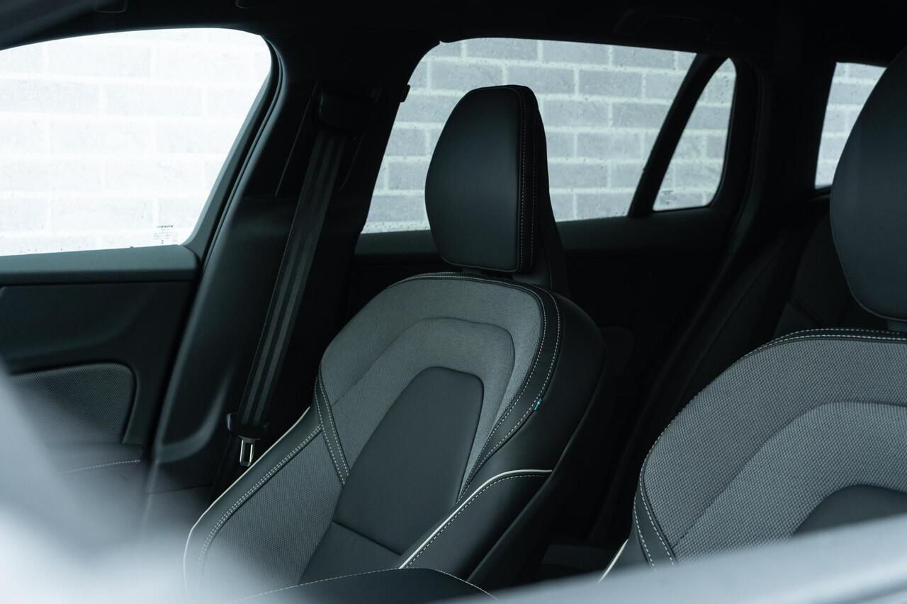 Volvo V60 T6 AWD 350 PK Plug-in hybrid Plus Dark | Extra getint glas | Verw.stoelen V+A | Parkeercamera | 19" 5-Triple Spaaks Black | Nappa Leder / Open Grid