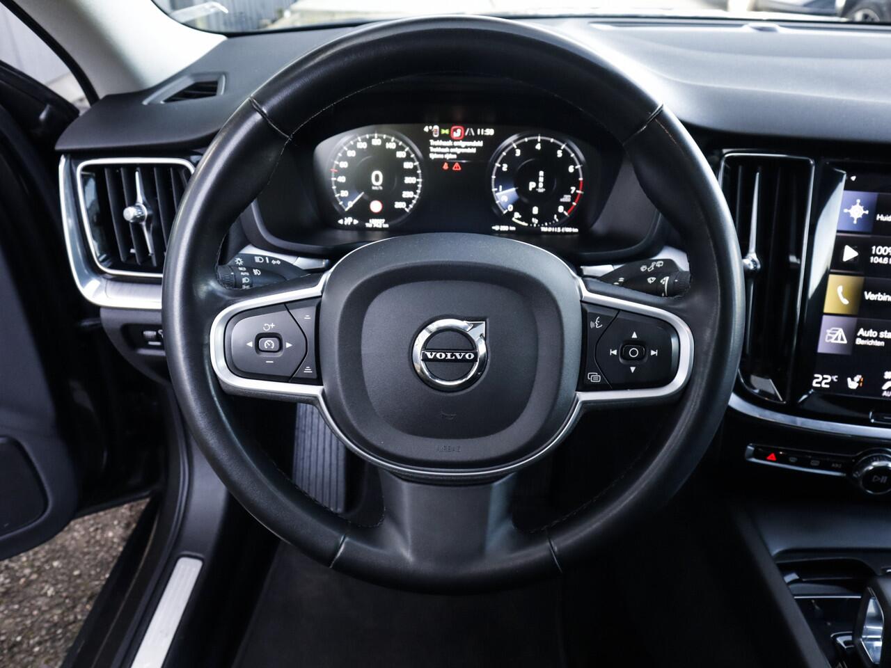 Volvo V60 2.0 B4 Momentum Business 2e-Eig. & Keurig-Onderh. BOVAG-Garantie. NL-Auto.