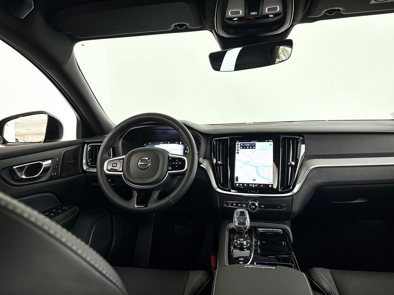 Volvo V60 T6 Plug-in hybrid AWD Plus Dark | 360° camera | Harman Kardon | Stoel- en Stuurverwarming | Trekhaak
