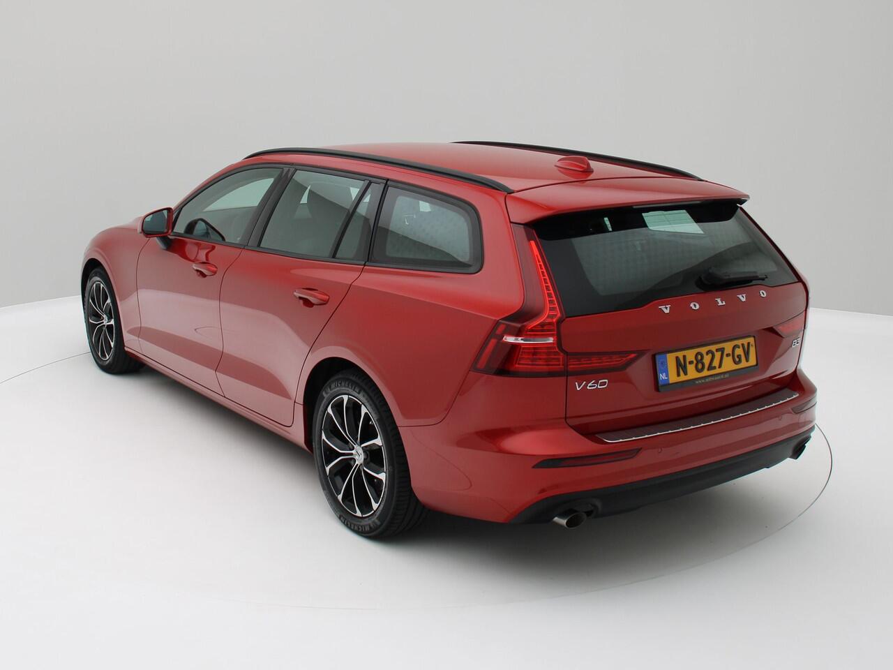 Volvo V60 2.0 B3 Momentum Advantage / Carplay / Aut. / Origineel NL