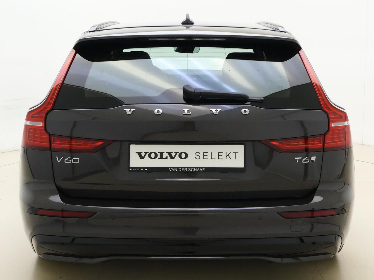 Volvo V60 T6 350pk AWD Plus Dark / Sportleder / 360 Camera / El. Trekhaak / Harman&Kardon / Verw. Voorruit / Keyless / Adapt. Cruise / BLIS / El. Stoelen / Stoel + Stuurw. Verwarming /