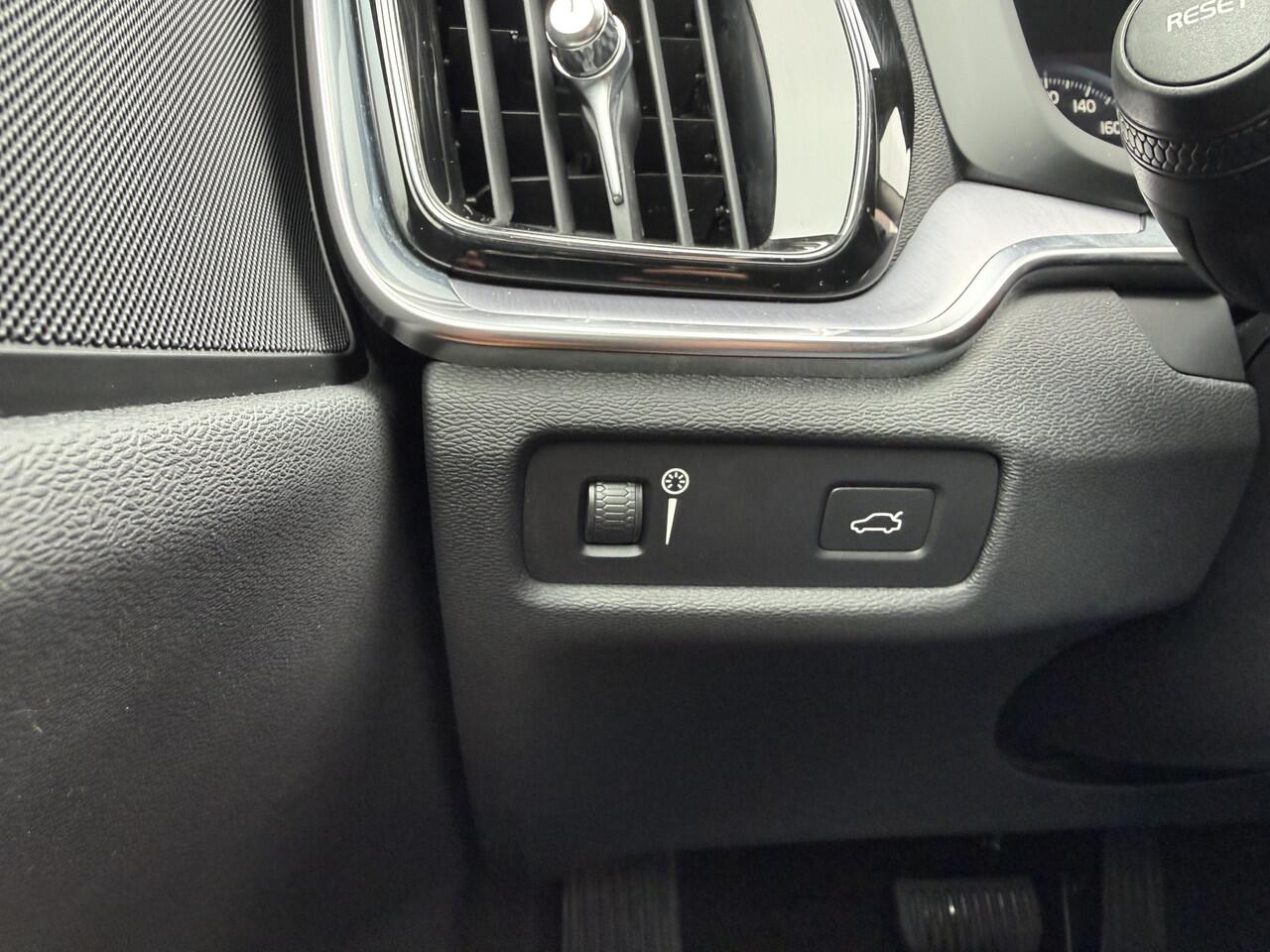 Volvo V60 BWJ 2021 B3 2.0 Momentum Advantage AUTOMAAT | NIEUW BINNEN !