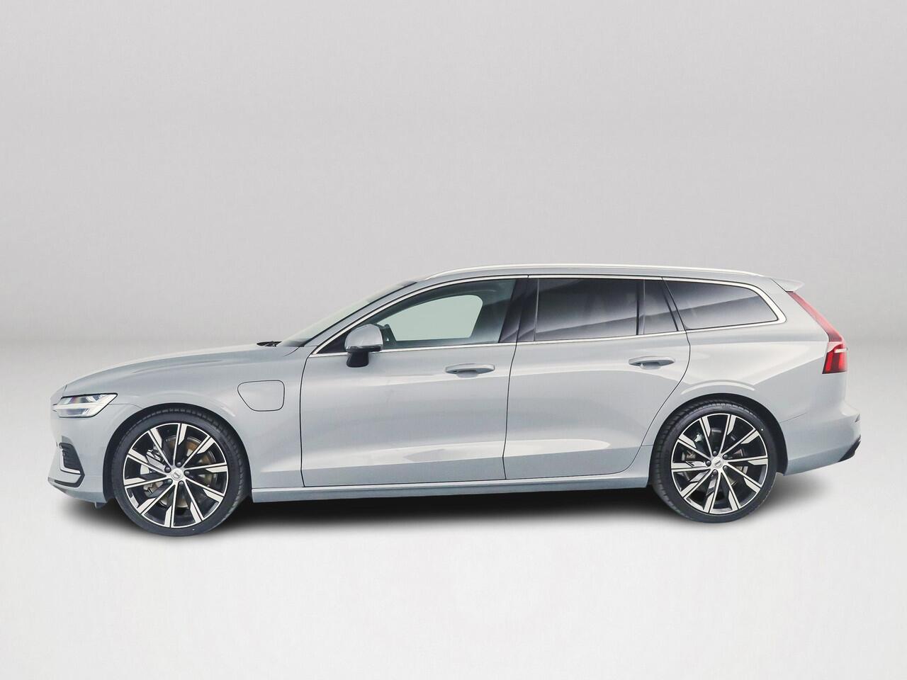 Volvo V60 T6 Aut. Plug-in hybrid AWD Plus Bright | Panoramadak | Stoel- en stuurverwarming | Parkeercamera