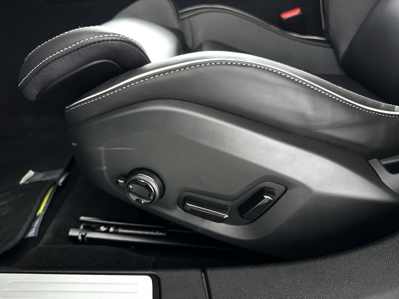 Volvo V60 T6 Plug-in hybrid AWD Plus Dark | 360° camera | Harman Kardon | Stoel- en Stuurverwarming | Trekhaak