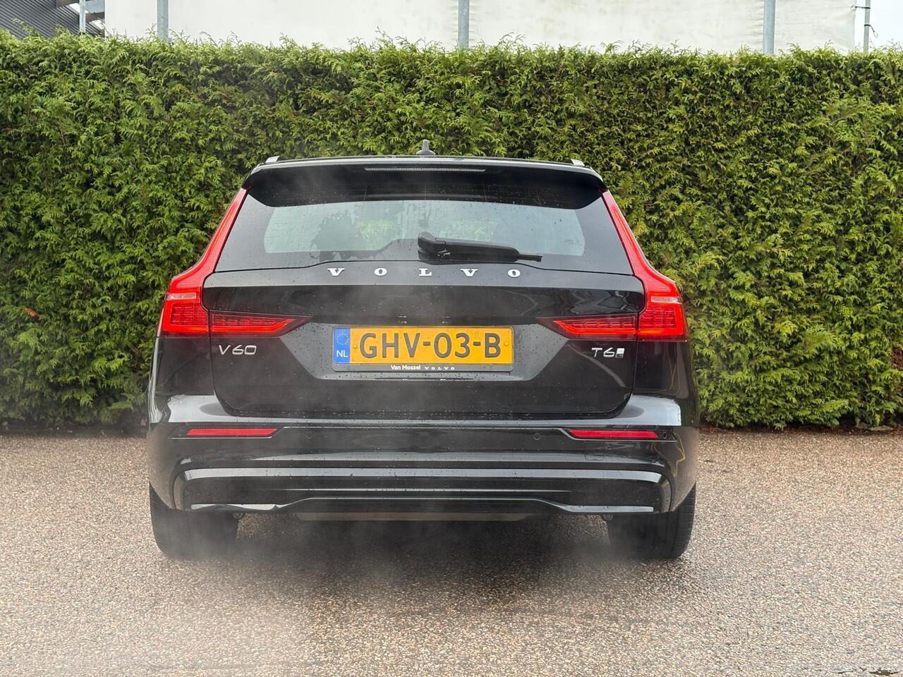 Volvo V60 T6 Plug-in hybrid AWD Plus Dark | Panoramadak | Harman/Kardon | Trekhaak |