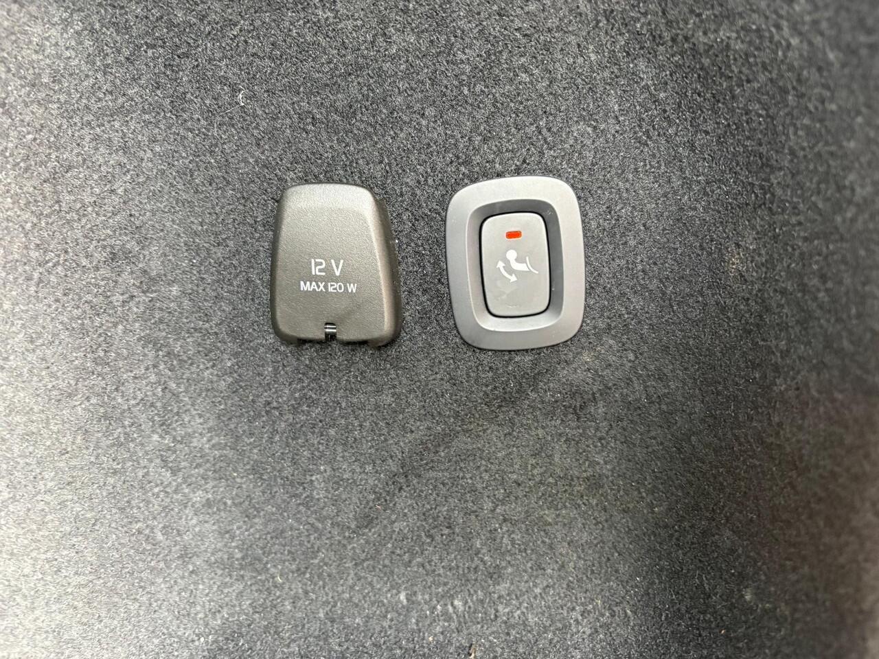 Volvo V60 2.0 T6 Plug-in hybrid AWD Plus Dark