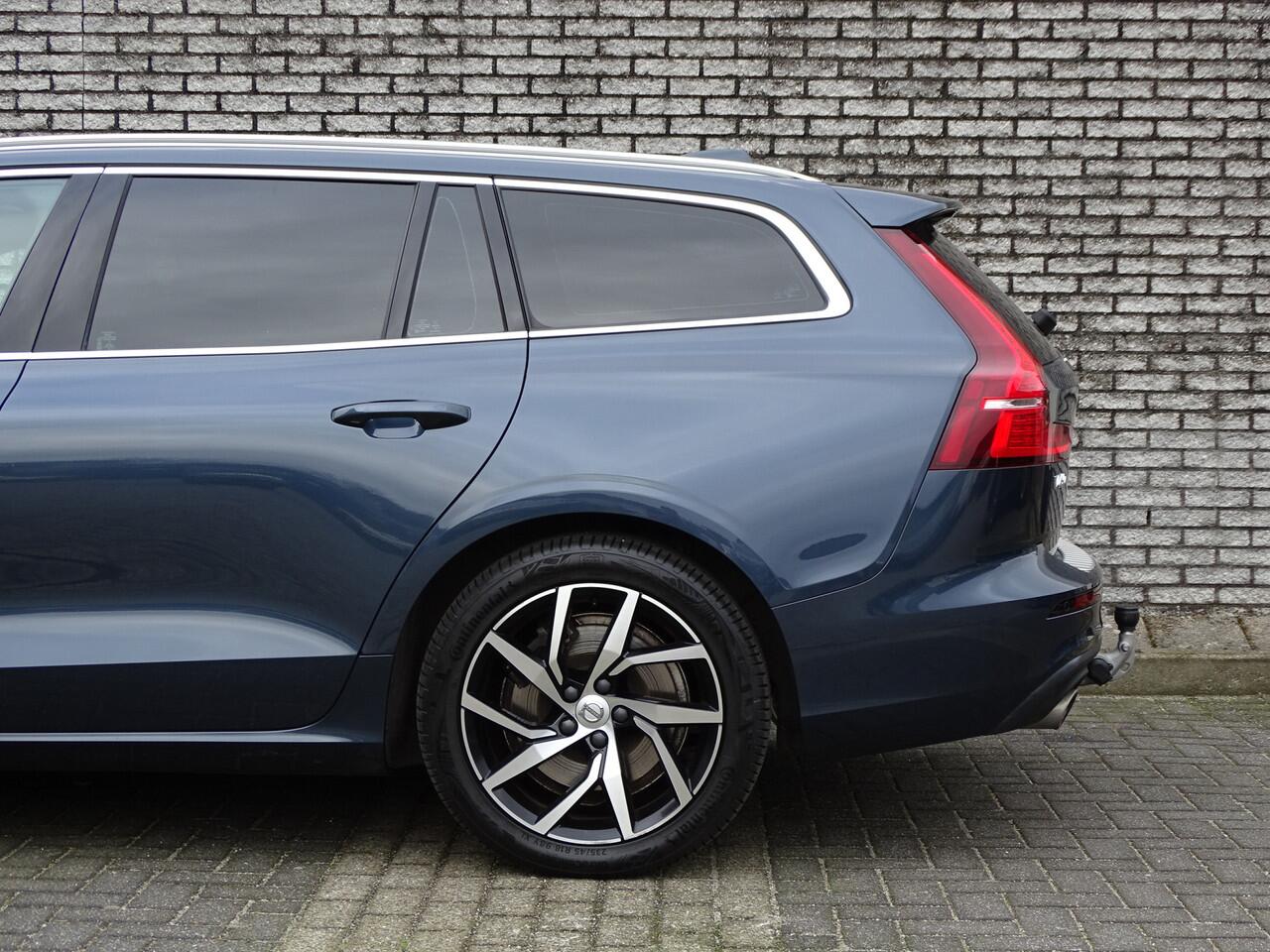 Volvo V60 2.0 T8 Twin Engine AWD Inscription | Trekhaak | Stuurverwarming