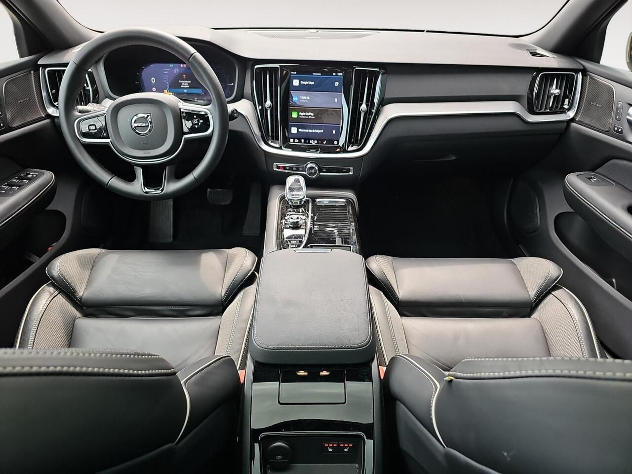 Volvo V60 2.0 T6 Plug-in hybrid AWD Plus Dark | Harman/Kardon Audio | 360 graden camera | Trekhaak | Sportstoelen |