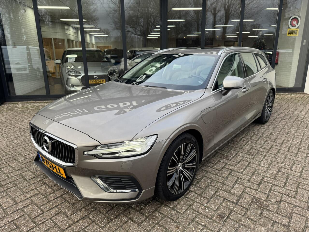 Volvo V60 2.0 T6 Recharge AWD Inscription*LED*Panorama*ACC*