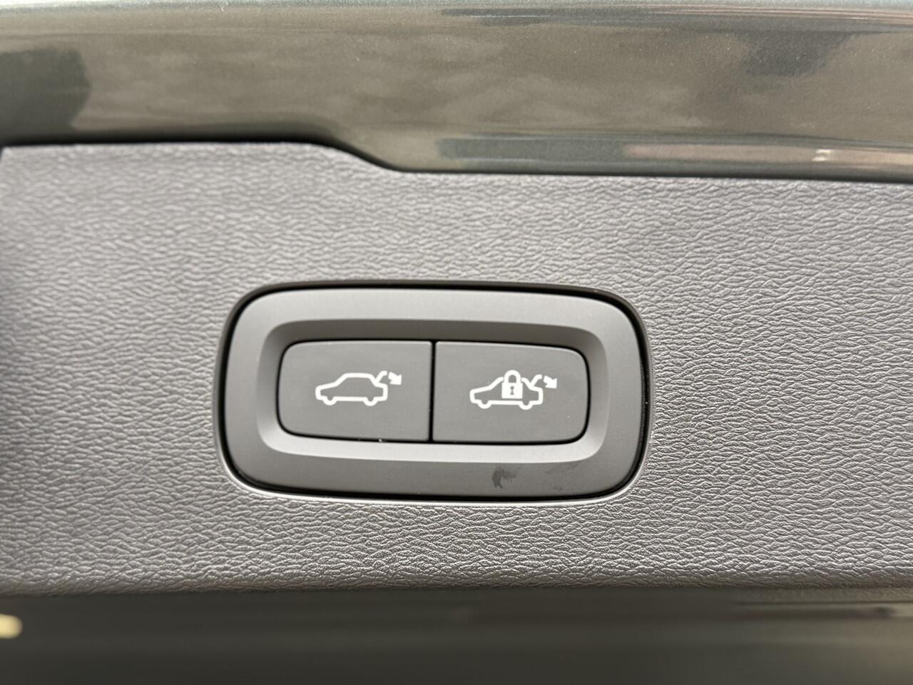 Volvo V60 2.0 T6 Plug-in hybrid AWD Plus Dark Premium | Climate | 19'' Wielen