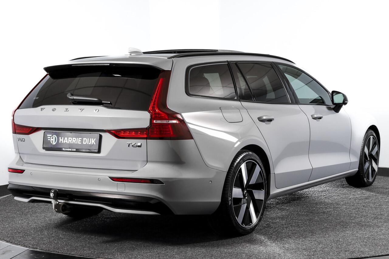 Volvo V60 2.0 T6 Plug-in hybrid AWD Ultra Dark - Automaat | S/K-Panodak | Dig. Cockpit | Adapt. Cruise | Stoel-+Stuurverw. | PDC | 360 Camera | NAV + App. Connect | ECC | Elek. Klep | Elek Trekhaak | LM 19" | 9589