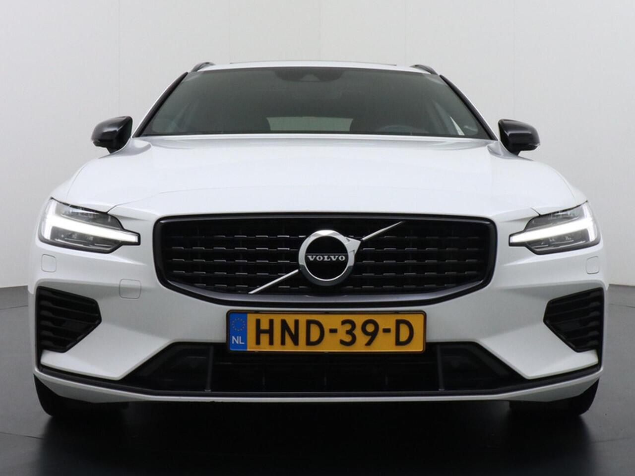 Volvo V60 2.0 T6 Recharge AWD Dark R-Design LongRange/Panodak/Camera/Headup etc.