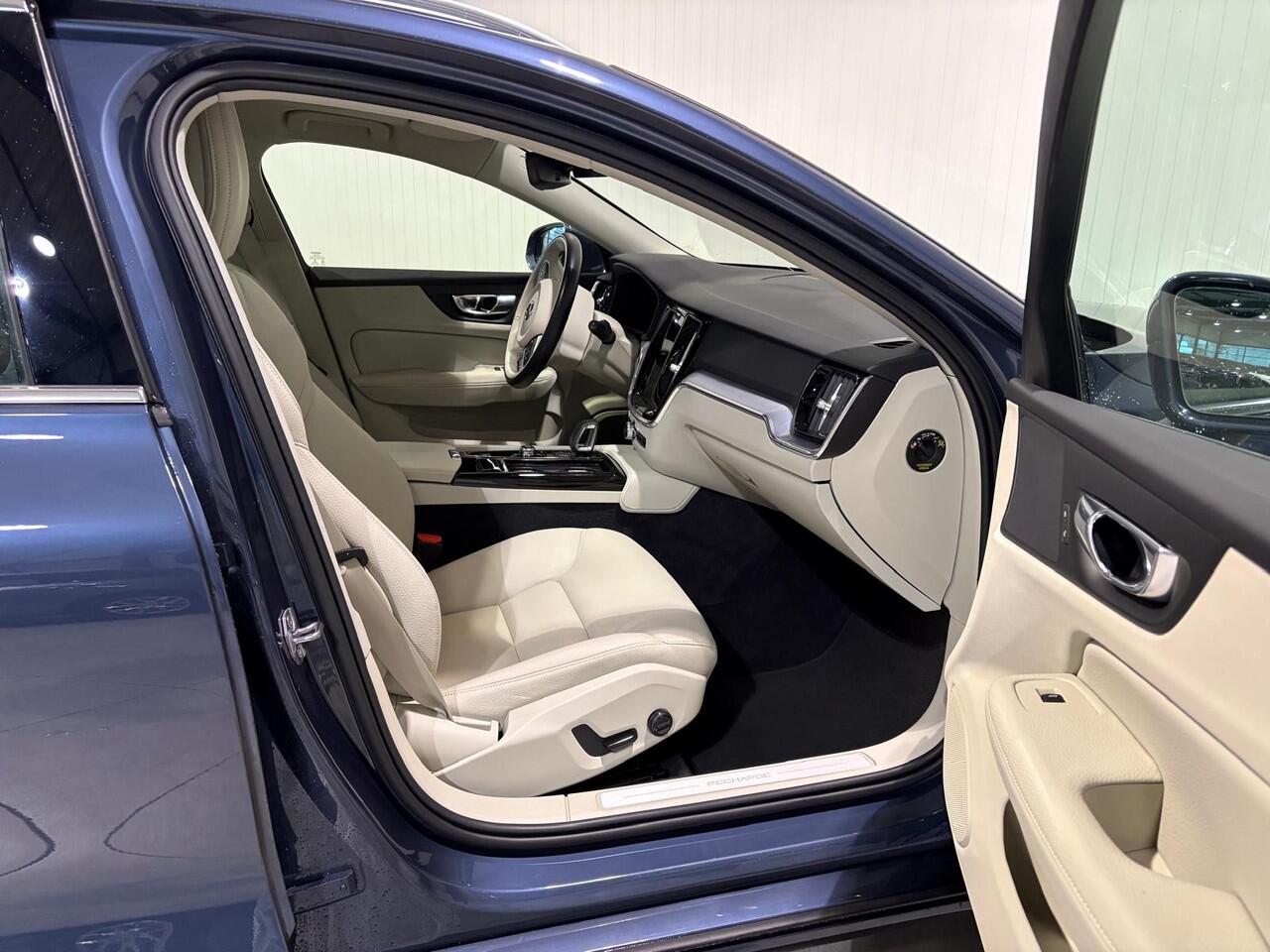 Volvo V60 T6 Aut. Plug-in Hybrid Inscription Leder ACC Panoramadak 340pk