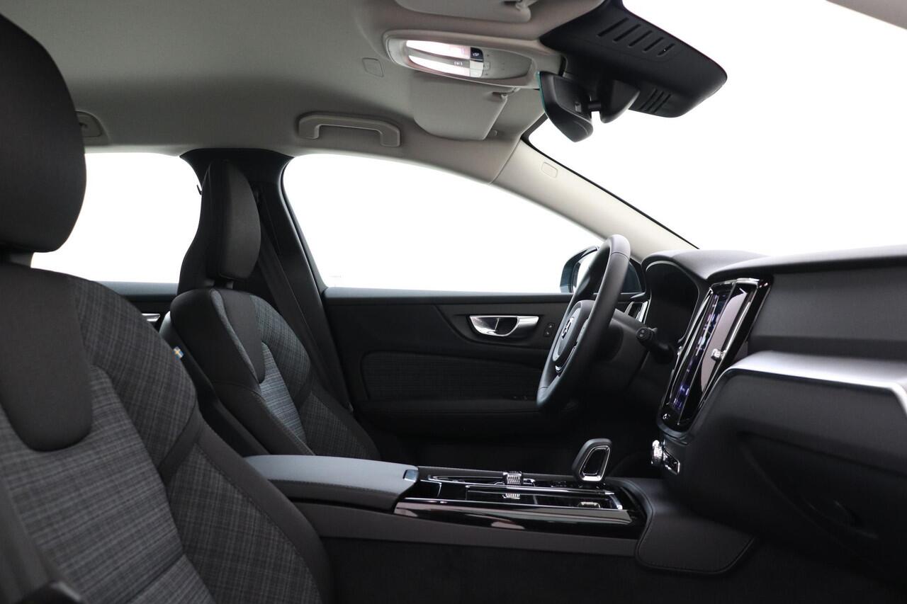 Volvo V60 T6 PLUG-IN HYBRID AWD ESSENTIAL EDITION -CLIMATE|19"|PARK-ASSIST