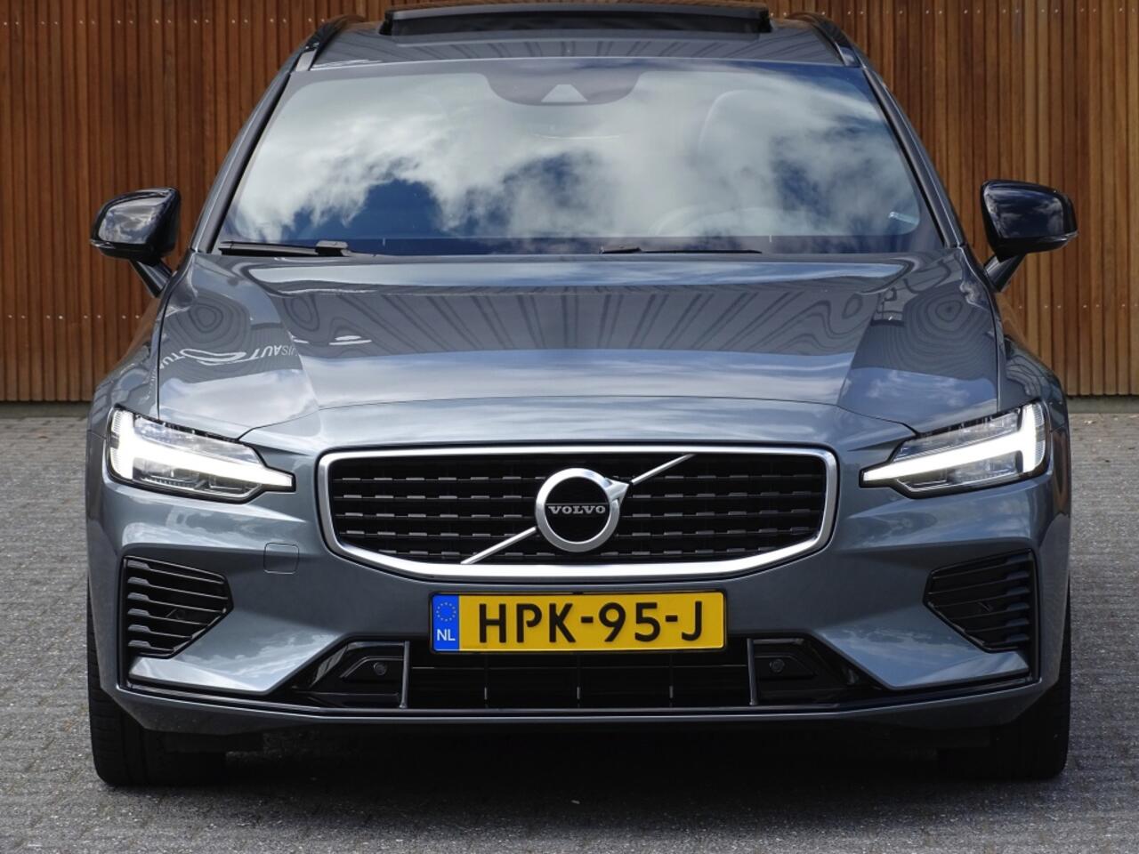 Volvo V60 T6 Twin-Engine 340PK AWD / R-Design / Harman Kardon