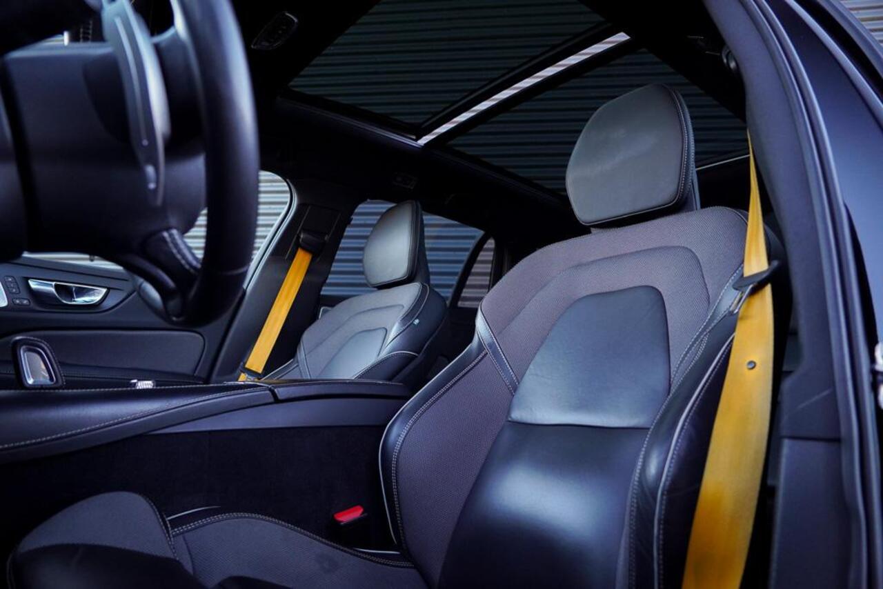 Volvo V60 2.0 T8 Twin Engine AWD Polestar 405 PK / Bowers&Wilkins / HEICO / Pano / Adaptive Cruise / Trekhaak