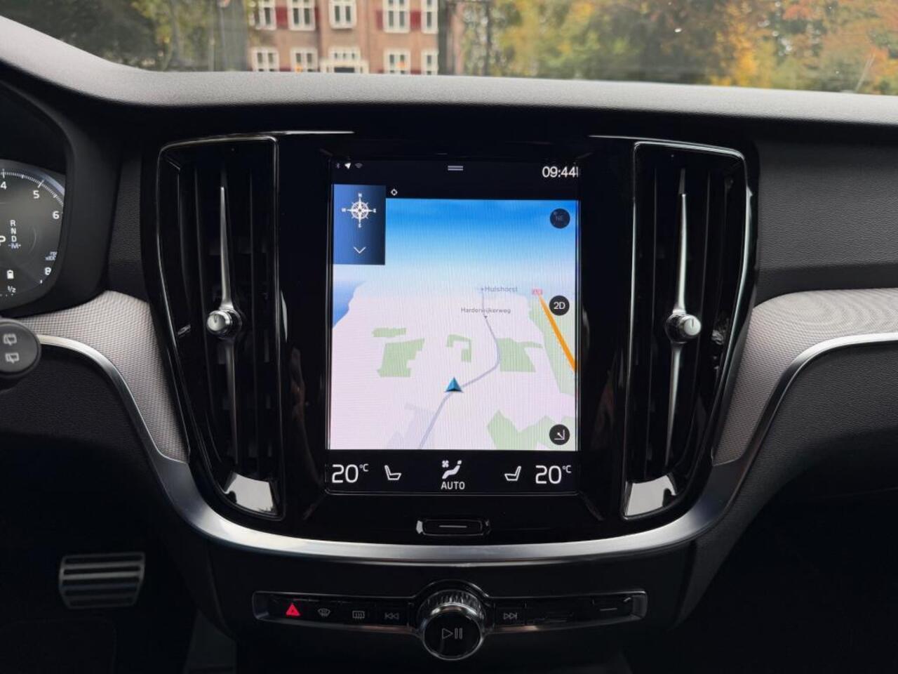 Volvo V60 2.0 B3 R-Design | Camera | Memory | Navi | Dealer Onderhouden |