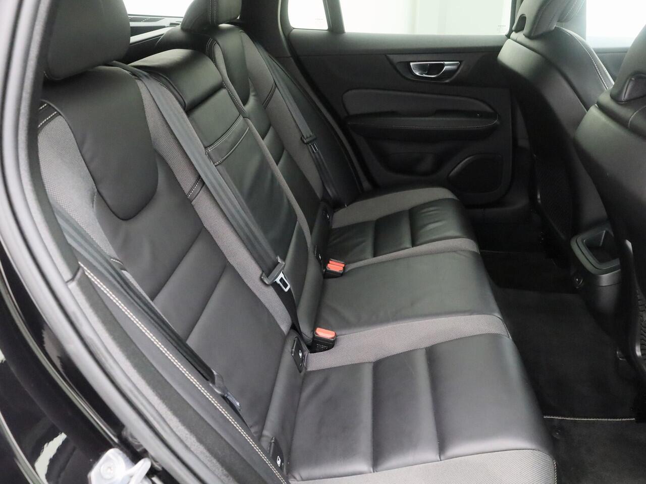 Volvo V60 2.0 B3 R-Design | CAMERA | ADAPTIVE | KEYLESS | STOEL- EN STUURVERW.