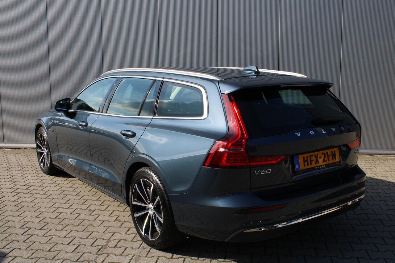 Volvo V60 T6 Plug-in hybrid AWD Essential Bright | Leder | Trekhaak | Adaptieve Cruise | All Season banden