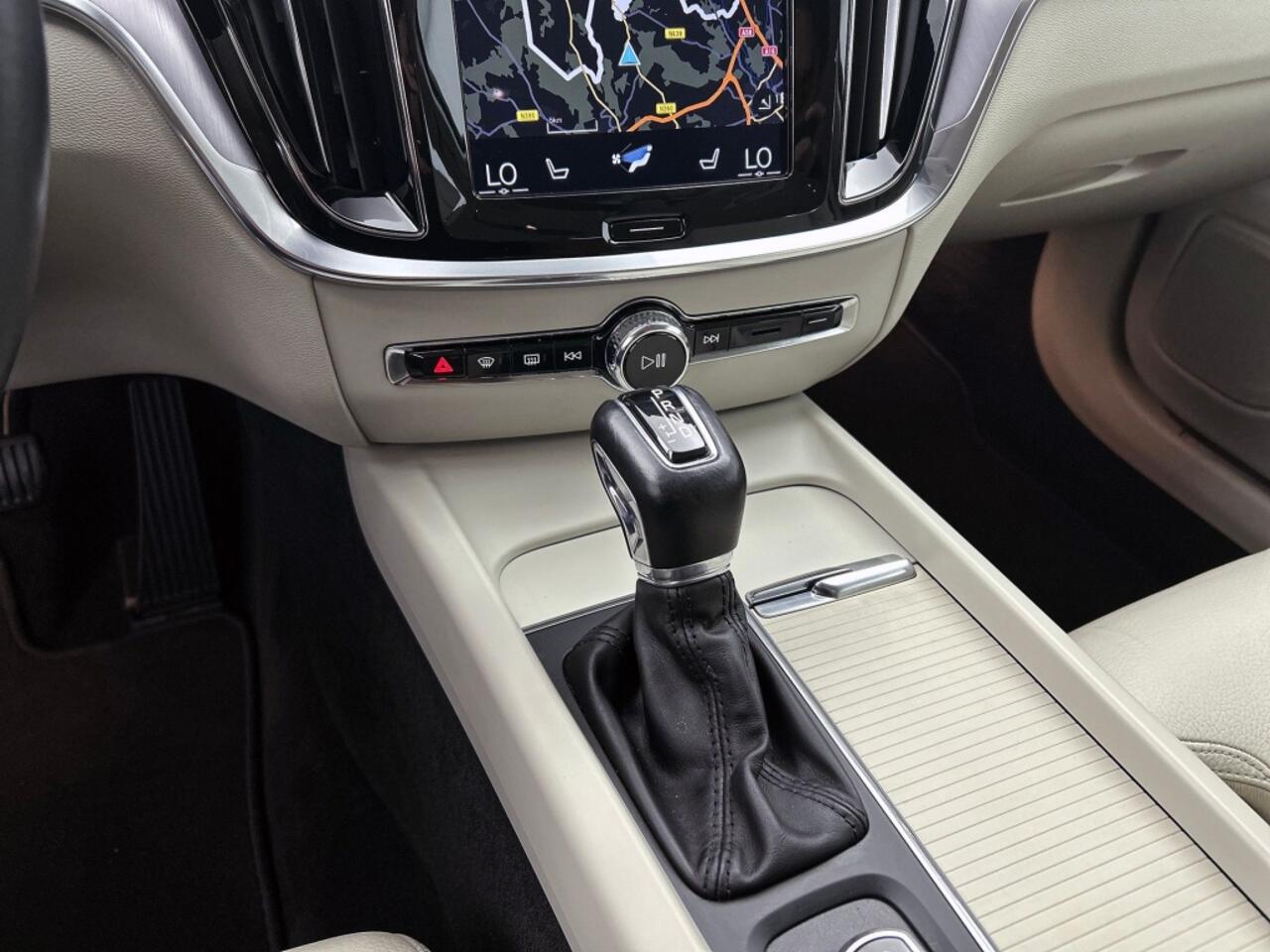 Volvo V60 2.0 T5 Momentum