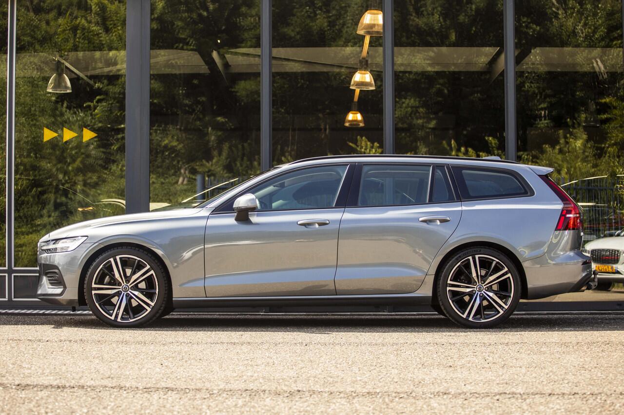 Volvo V60 2.0 B3 Momentum Advantage