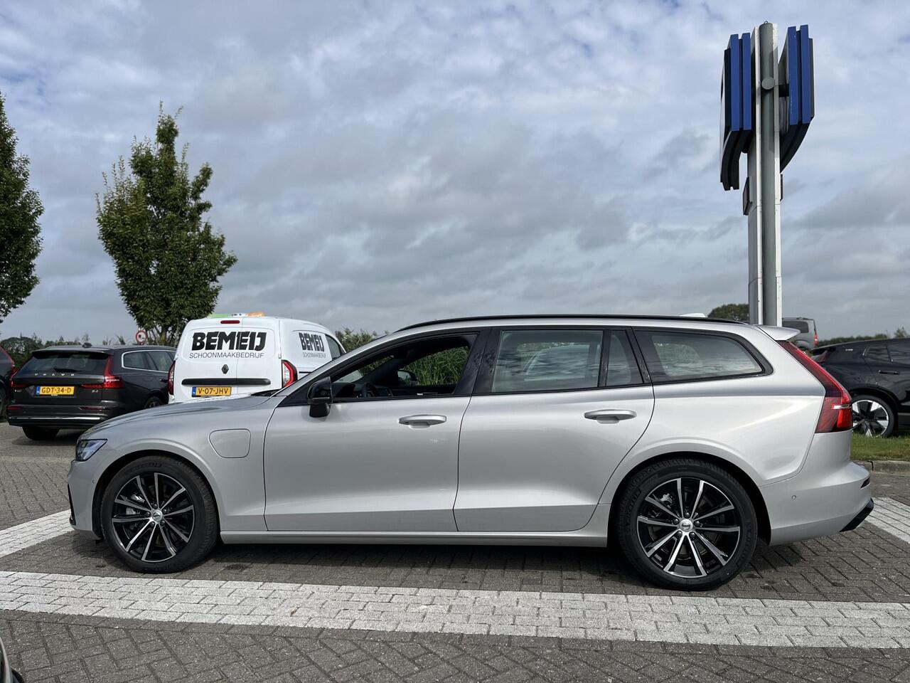 Volvo V60 T6 Plug-in hybrid AWD Plus Dark | 360 Camera | Harman/Kardon | Trekhaak |