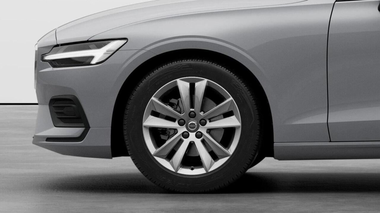 Volvo V60 B4 Essential Edition | Dec. 2025 Leverbaar | Adaptieve Cruise Control | BLIS | Parkeersensoren en Camera | Zwarte Hemel | Climate Pack | Zwart Lederen Interieur | Extra Getint Glas |