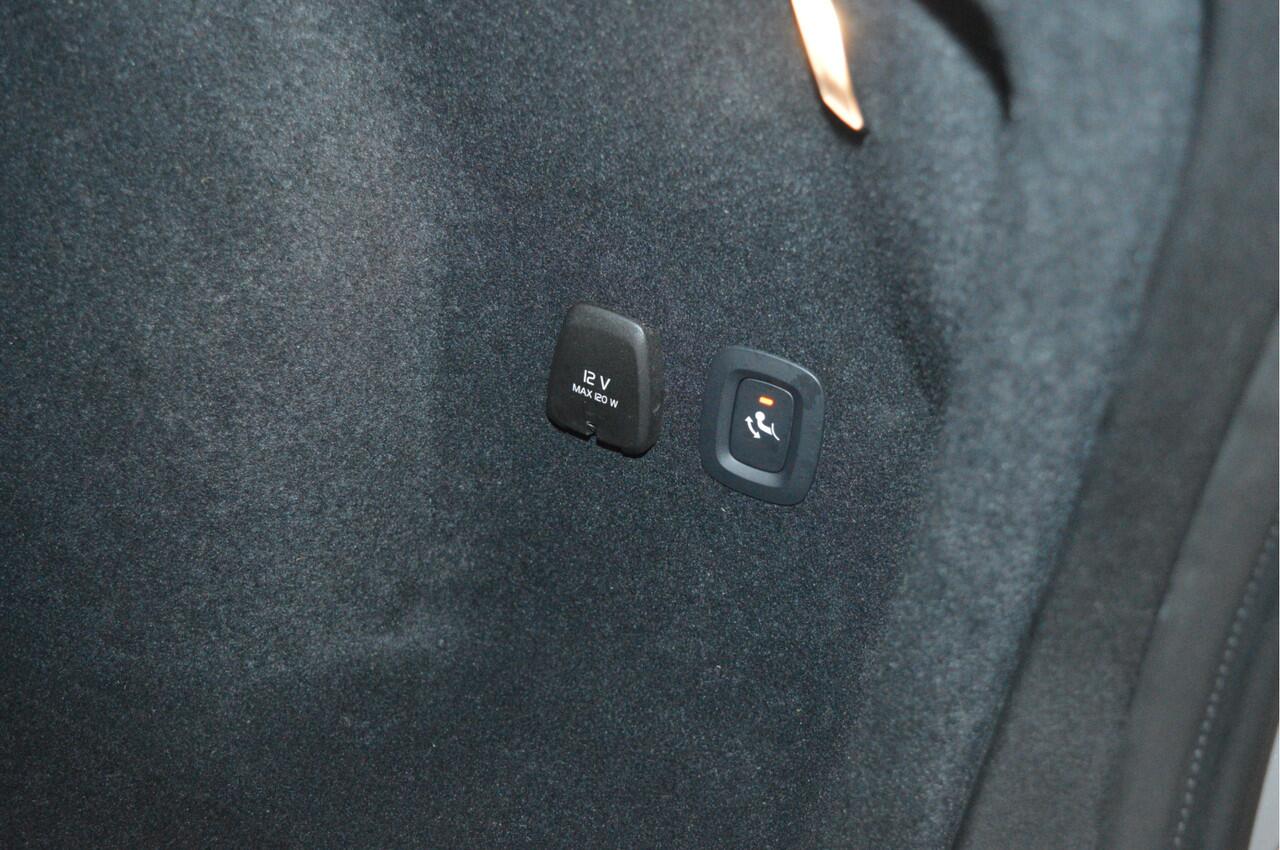 Volvo V60 2.0 T6 Plug-in hybrid AWD Plus Dark leer trekhaak camera !!