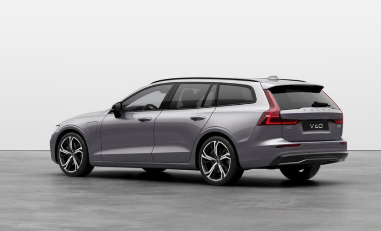 Volvo V60 T8 455PK Automaat AWD Ultra Perf. Ed. Dark Polestar optimisation/ Glossy Black logo voor en achterzijde / Panoramadak/ Head-up display/ Harman Kardon audio/ 360 Camera/ Elektrisch bedienbare voorstoelen met geheugen/ Apple Carplay/ Pilot assit/ Adaptive c