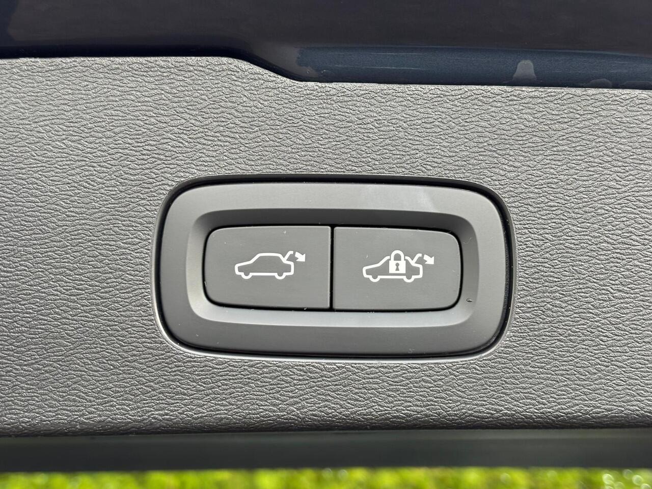 Volvo V60 2.0 T6 Plug-in hybrid AWD Plus Dark | Memory seat | Trekhaak | H&K Audio | 360 Camera