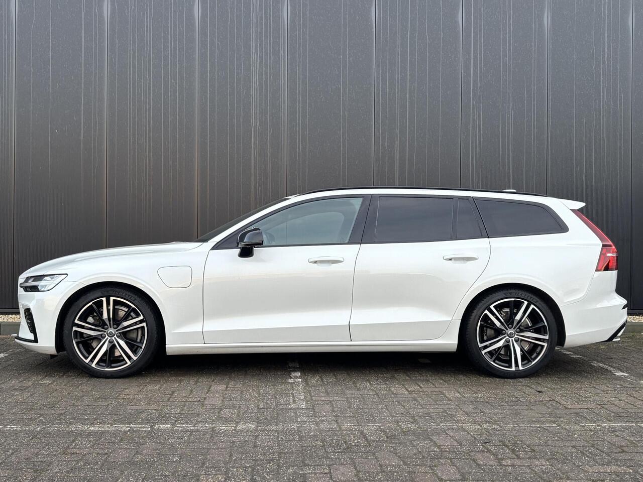 Volvo V60 2.0 T6 Recharge AWD R-Design 360 camera/ schuifdak/ climate line/ 19 inch/ head up display/ trekhaak