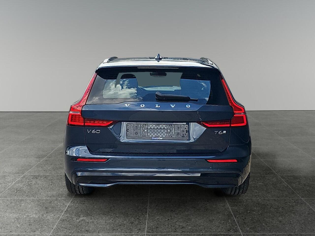 Volvo V60 2.0 T6 Plug-in hybrid AWD Plus Dark | Sportstoelen | Harman/Kardon | Trekhaak | 360 graden camera |