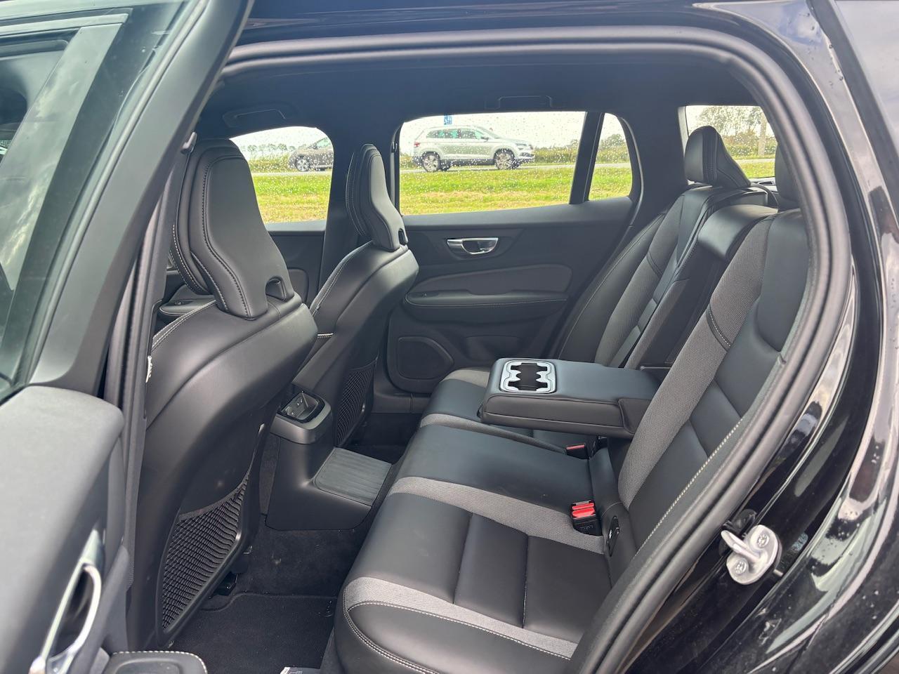 Volvo V60 T6 Plug-in hybrid AWD Plus Dark | 360 Camera | Memoryseats | Trekhaak